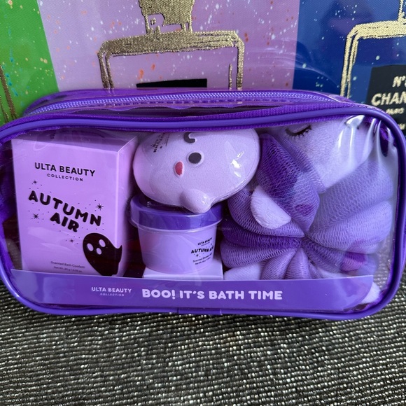 NWT 9 piece bundle Squishmallows, Ulta 5 piece bath set, slides & Batman duckie - Picture 14 of 17